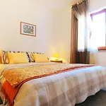 With A Parking Space Ravni, Labin - 7450 דירה *