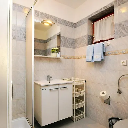 Apartamento With A Parking Space Ravni, Labin - 7450 Ravni